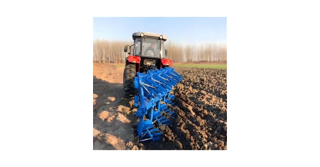 What are the advantages of hydraulic flip plow operation in farmland?